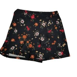 Soprano Floral Shorts with Ruffle Wrap Skort Size medium